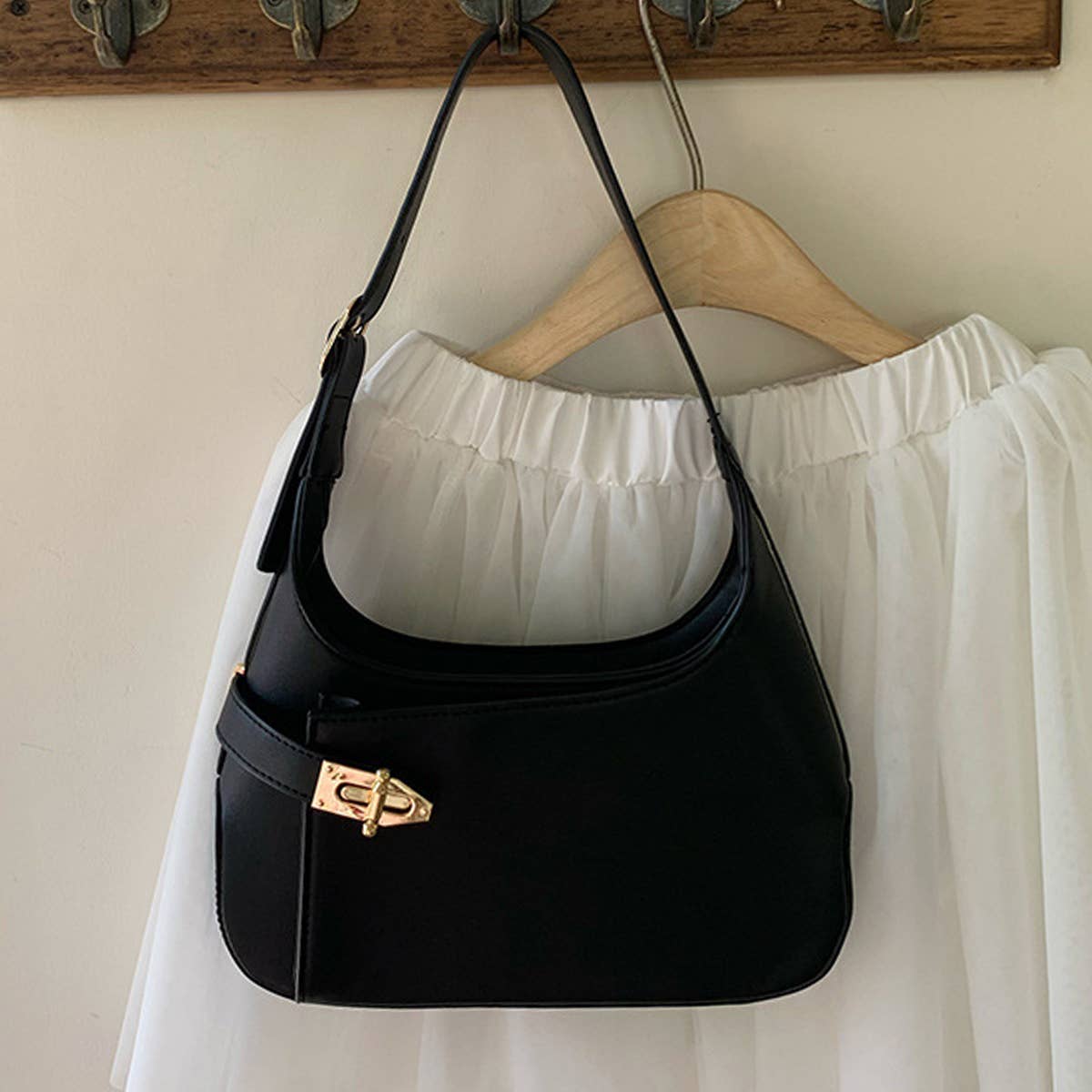 Clara Shoulder Bag